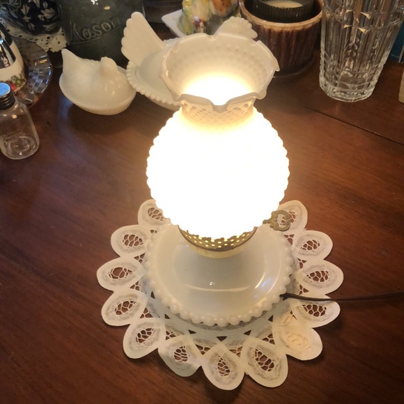 Vintage Fenton White Milk Glass Lamp Beautiful! - Picture 14 of 14